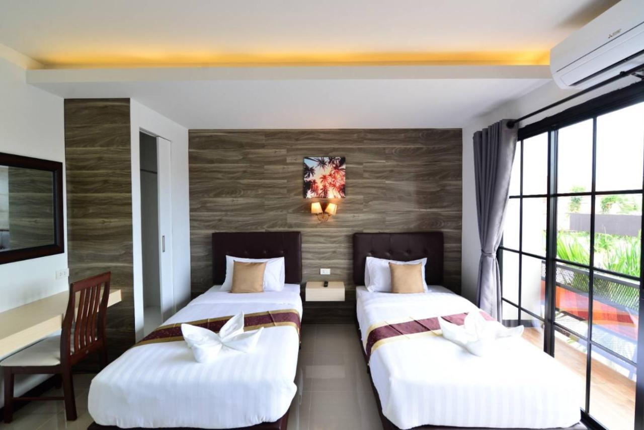 The Room Boutique Hotel Sakon Nakhon Bagian luar foto