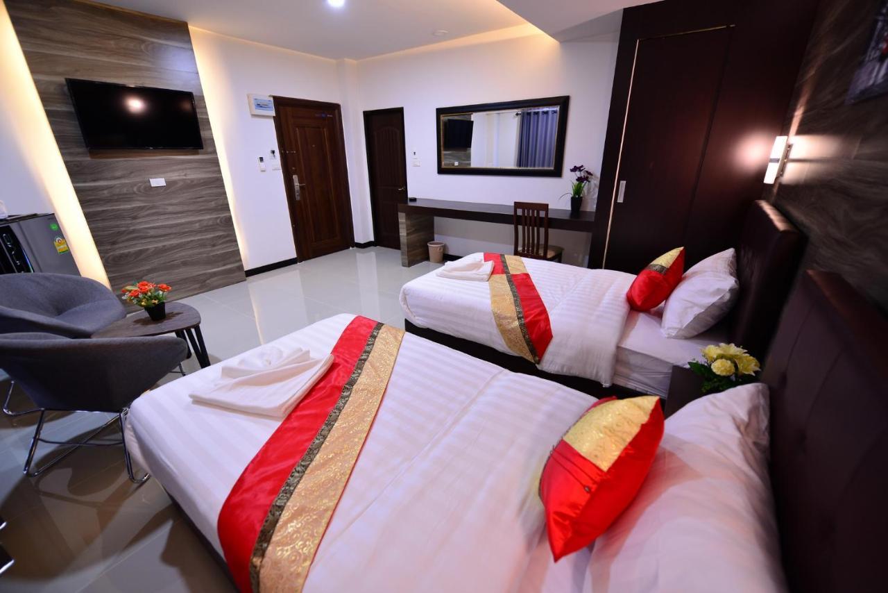 The Room Boutique Hotel Sakon Nakhon Bagian luar foto