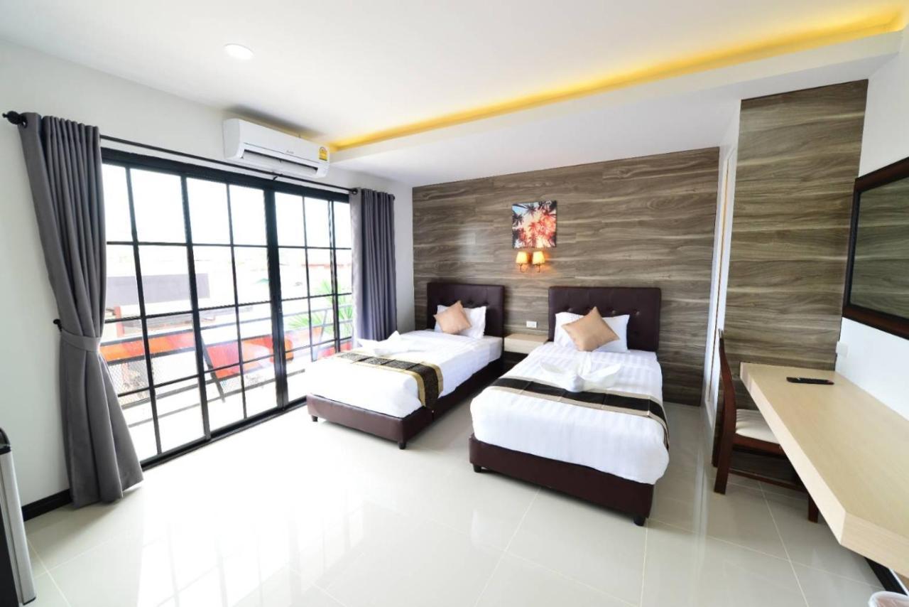 The Room Boutique Hotel Sakon Nakhon Bagian luar foto