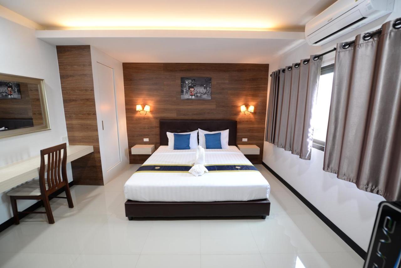 The Room Boutique Hotel Sakon Nakhon Bagian luar foto