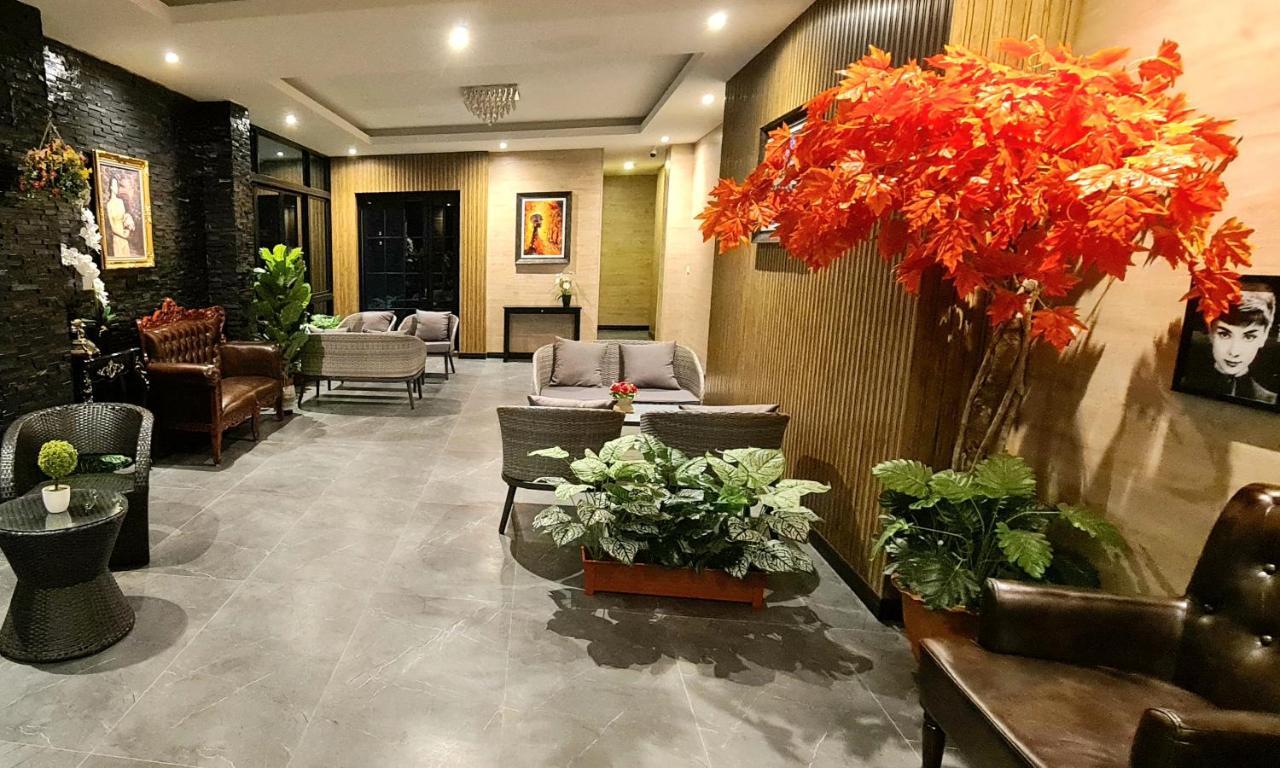 The Room Boutique Hotel Sakon Nakhon Bagian luar foto