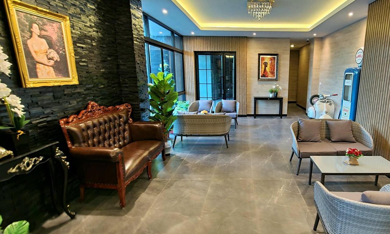 The Room Boutique Hotel Sakon Nakhon Bagian luar foto