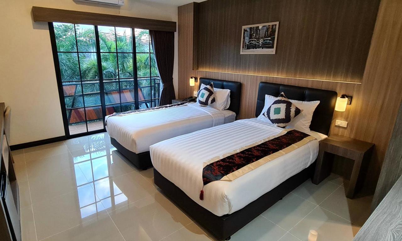 The Room Boutique Hotel Sakon Nakhon Bagian luar foto