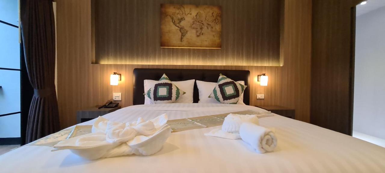 The Room Boutique Hotel Sakon Nakhon Bagian luar foto
