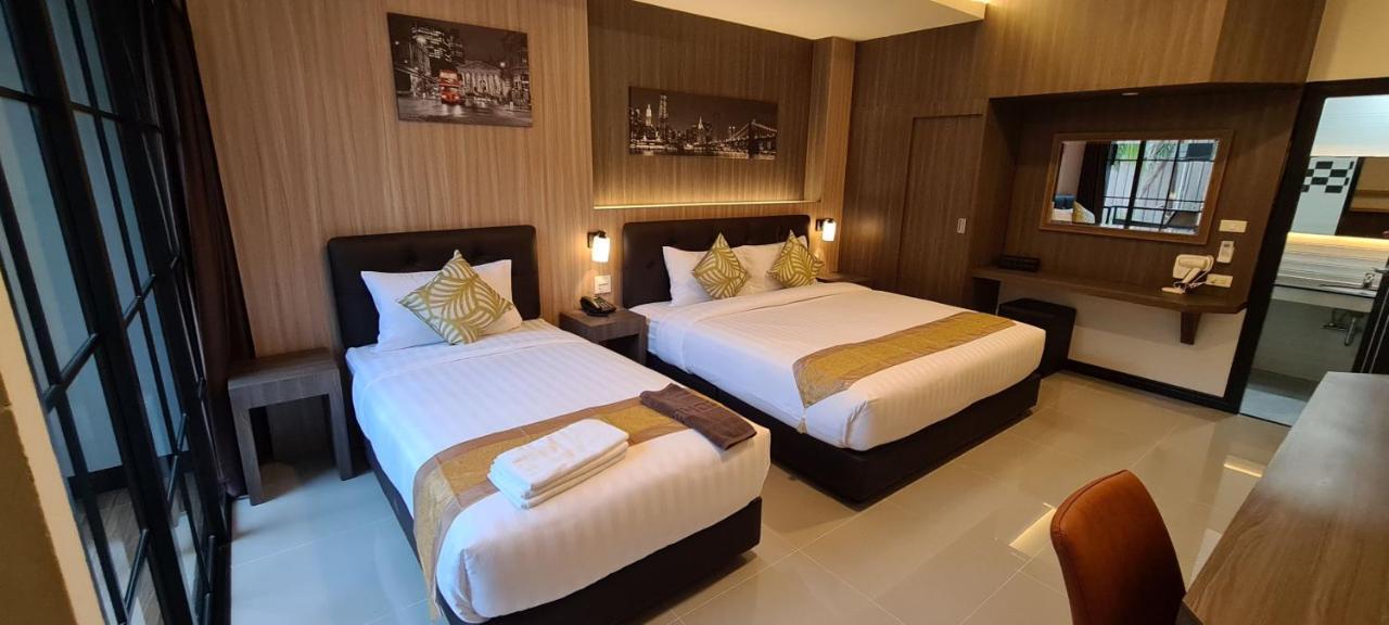 The Room Boutique Hotel Sakon Nakhon Bagian luar foto