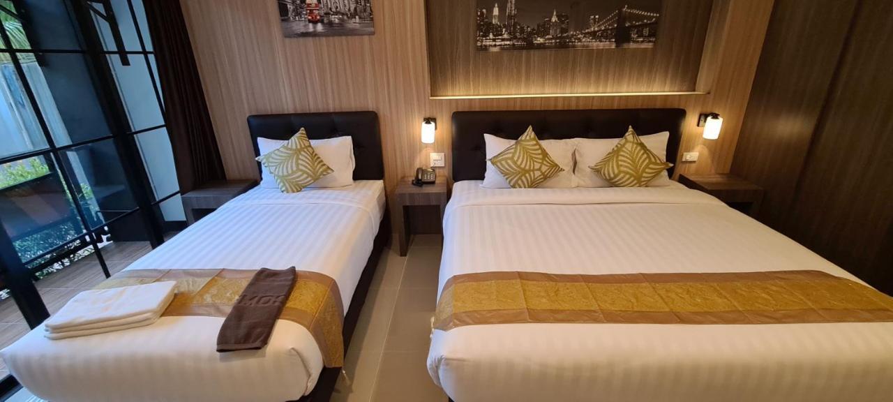 The Room Boutique Hotel Sakon Nakhon Bagian luar foto