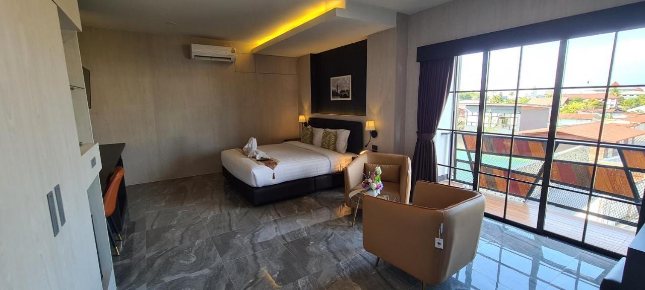 The Room Boutique Hotel Sakon Nakhon Bagian luar foto