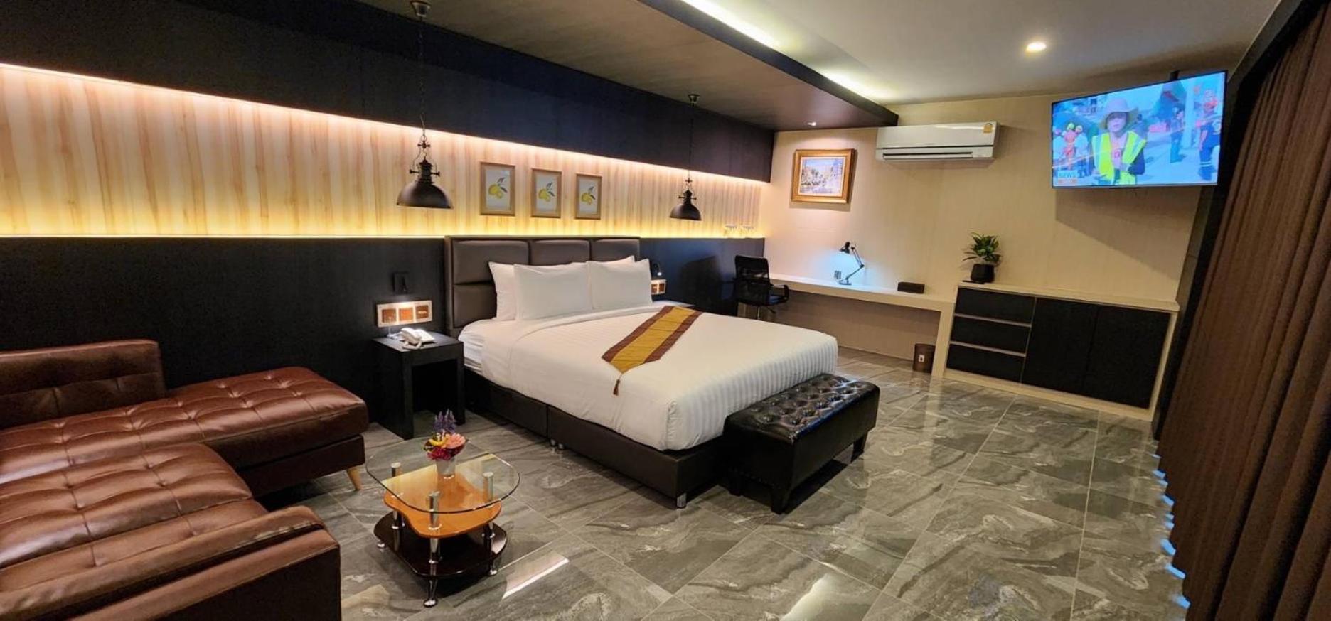The Room Boutique Hotel Sakon Nakhon Bagian luar foto