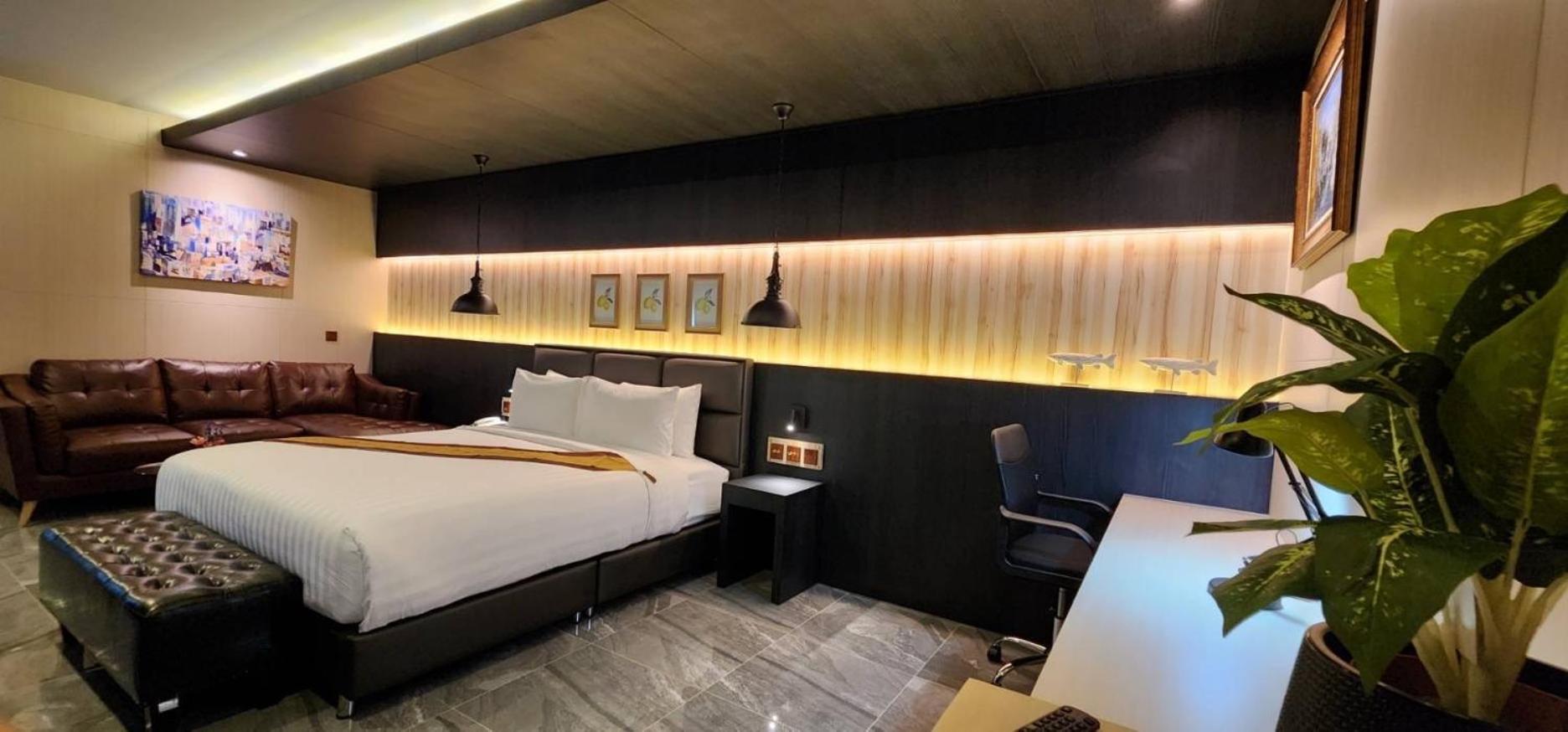 The Room Boutique Hotel Sakon Nakhon Bagian luar foto